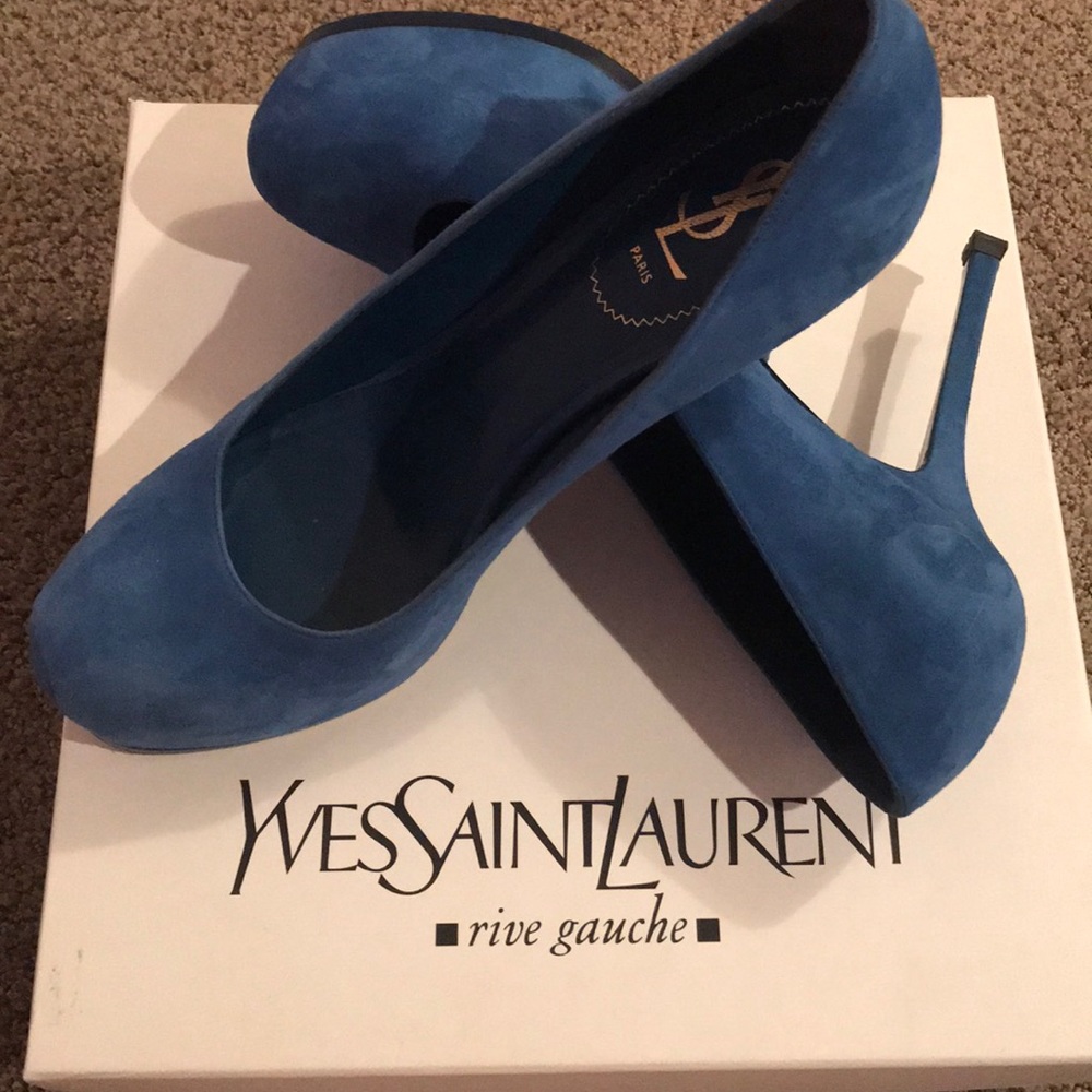 Lightly worn YSL true blue heel